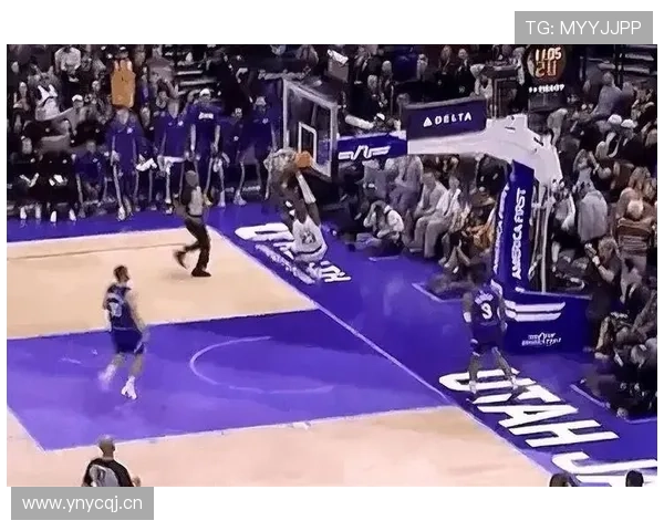 [NBA]里夫斯快下斜传 詹姆斯空切单手劈扣.